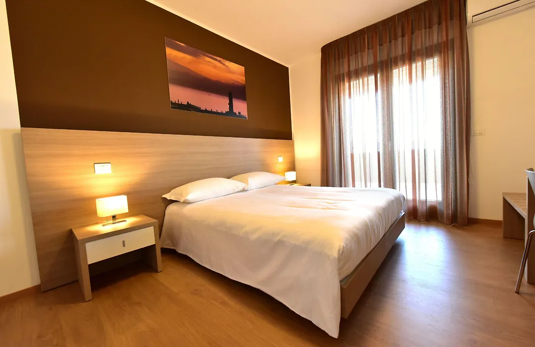 Trip Room & Breakfast-1